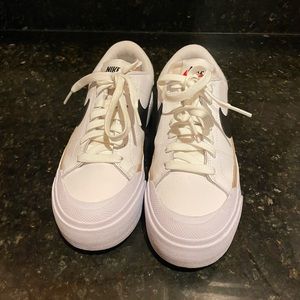 Women's Court Legacy Lift Platform Casual Sneakers Size 6.5